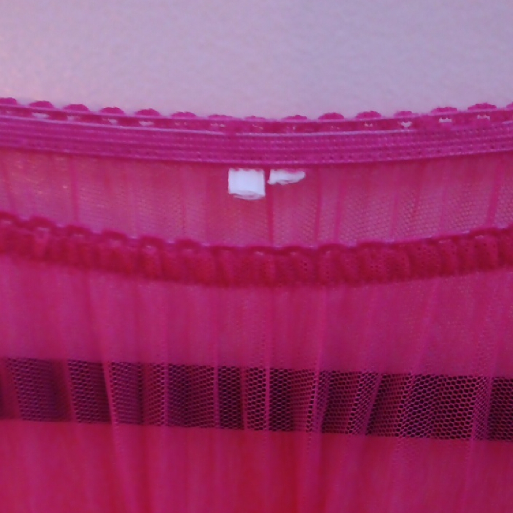 Vibrant Pink Pleated Skirt - Picture 2 of 3